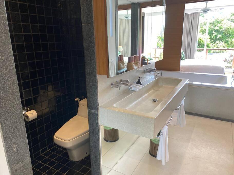 Beachfront 2 Bedroom Luxury Condo Chava Surin المظهر الخارجي الصورة